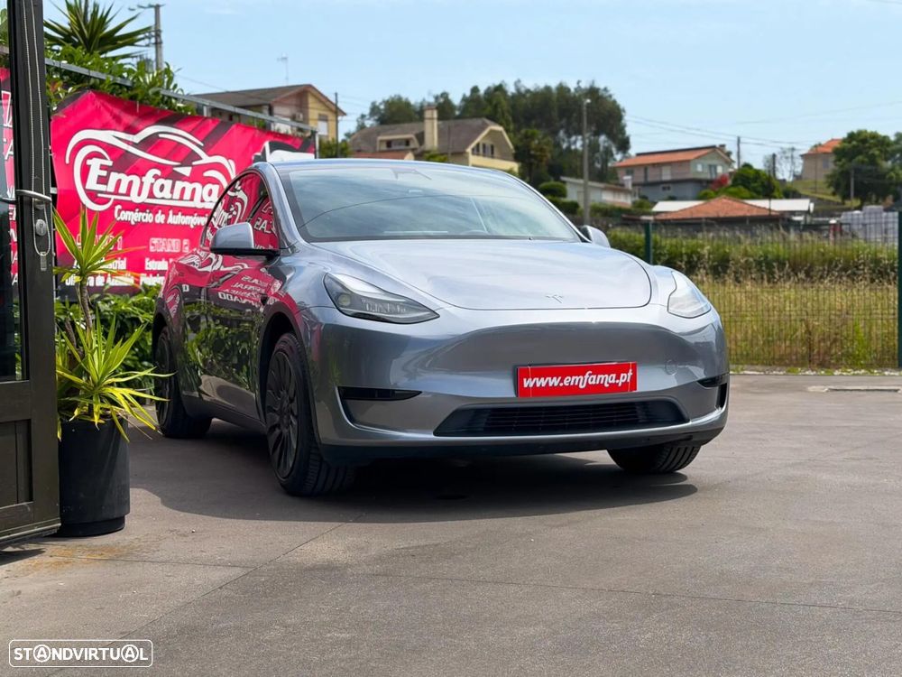 Tesla Model Y Standard RWD - 11