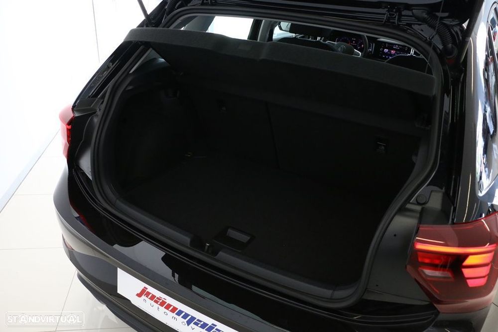 VW Polo 1.0 TSI Urban DSG - 12