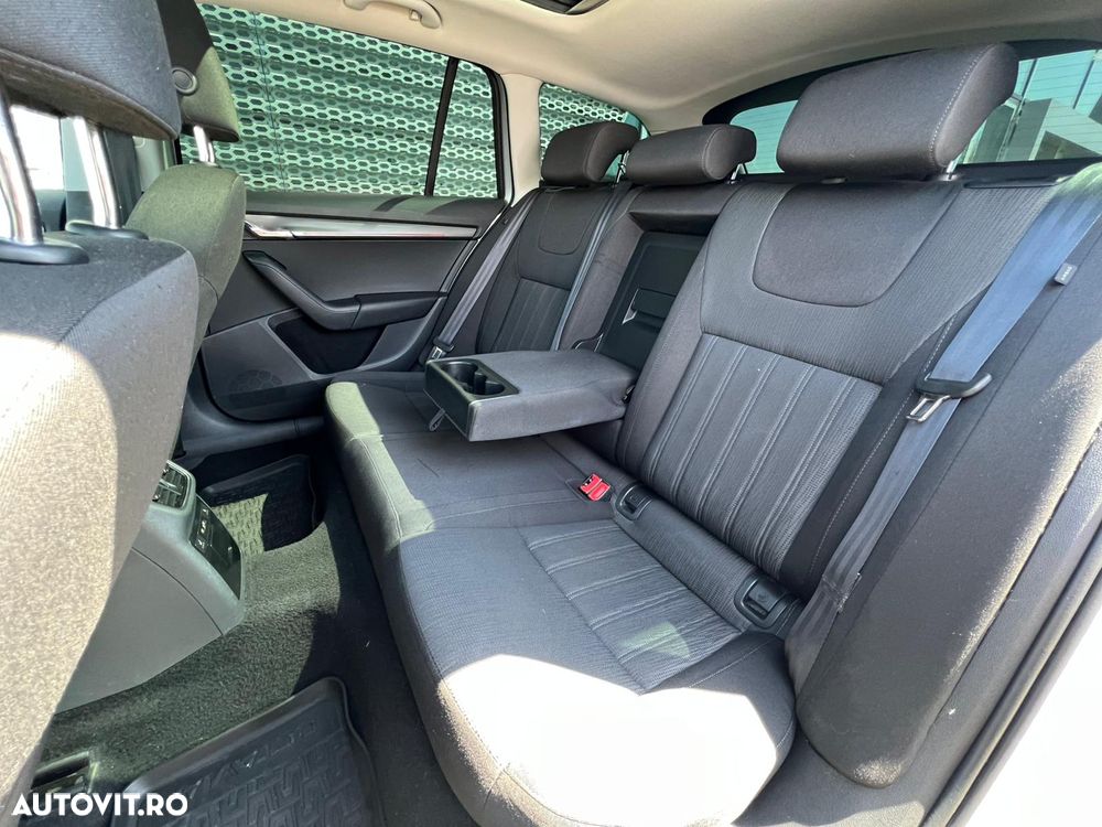 Skoda Octavia 2.0 TDI 4X4 DSG Style - 13