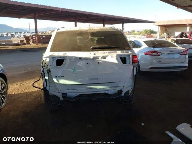 Jeep Grand Cherokee - 10