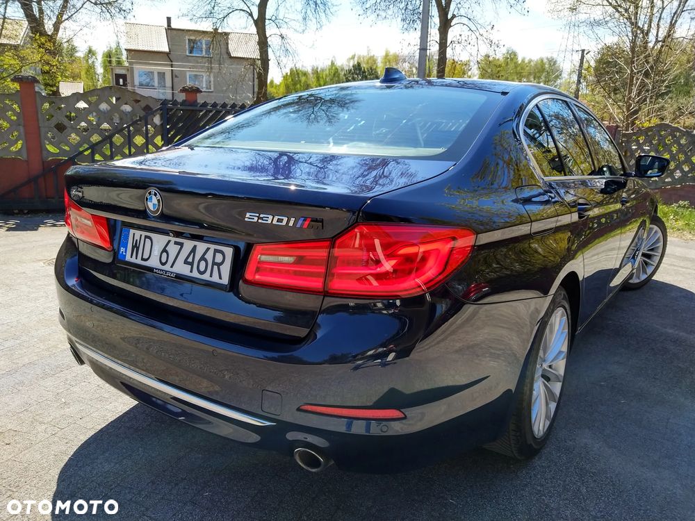 BMW Seria 5 530i GPF xDrive Luxury Line sport - 10
