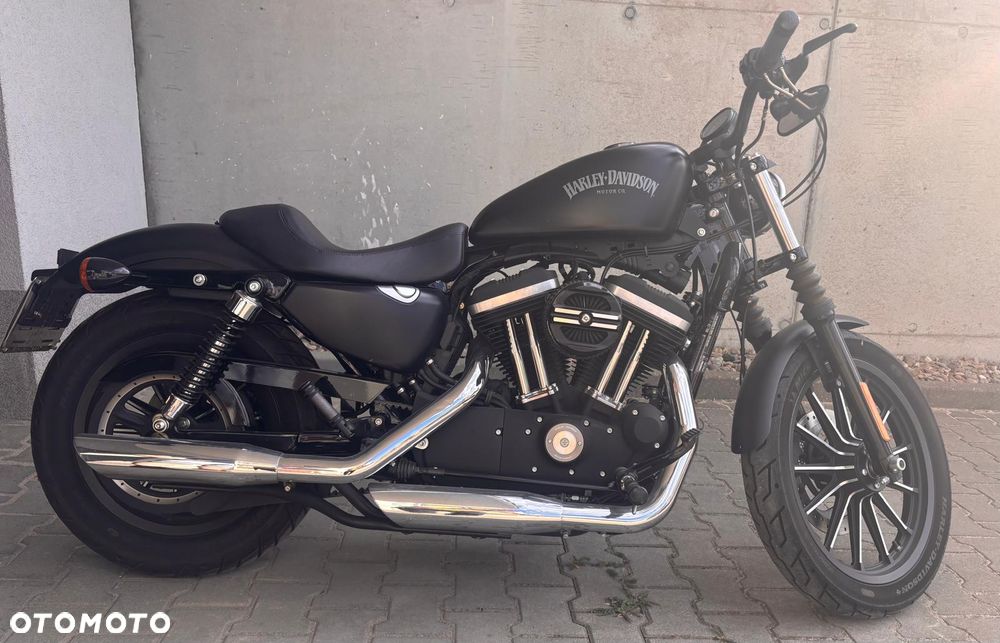Harley-Davidson Sportster Iron 883 - 3