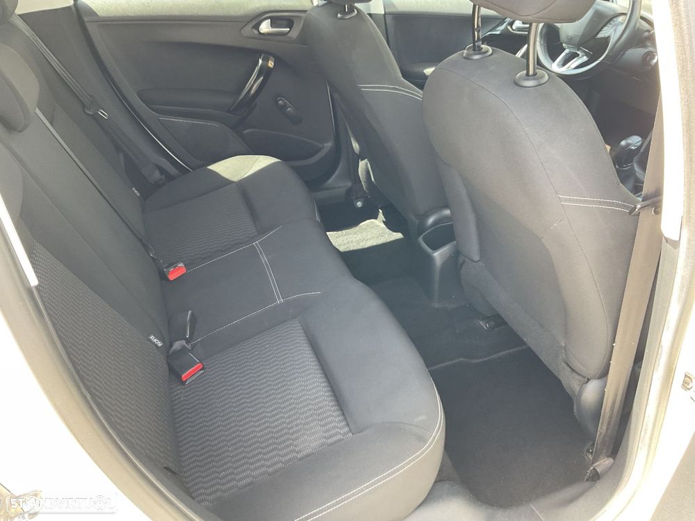 Peugeot 208 1.2 PureTech Active - 35