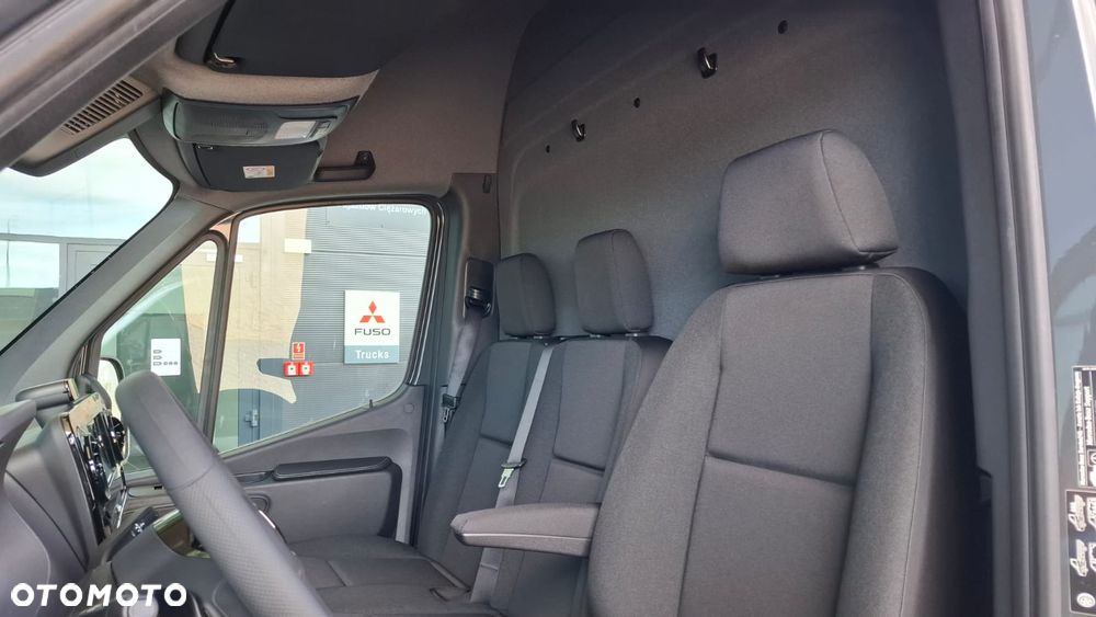 Mercedes-Benz Sprinter - 12