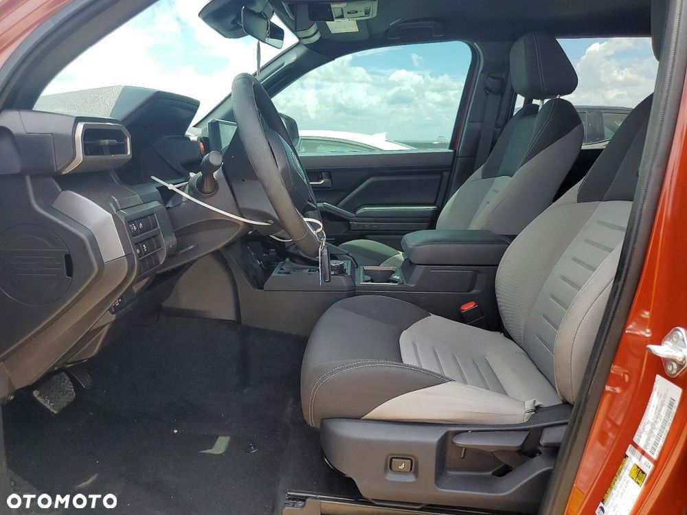 Toyota Tacoma - 8
