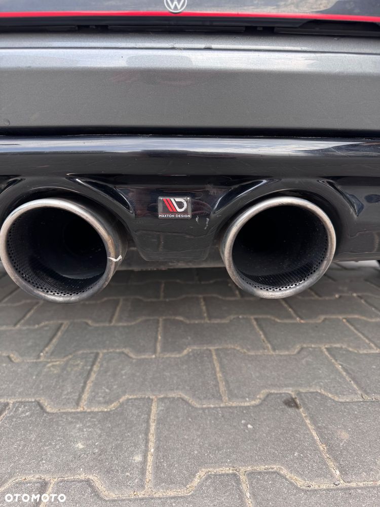 Volkswagen Golf - 8