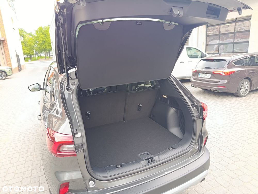 Ford Kuga 2.5 FHEV FWD Titanium - 10