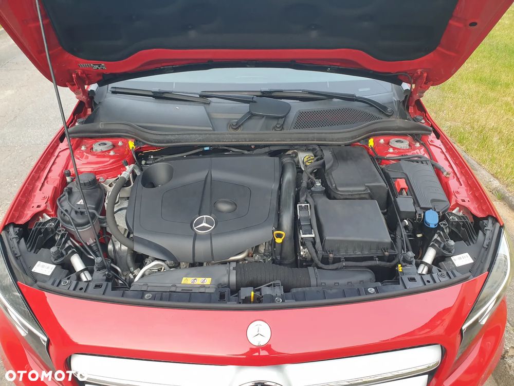 Mercedes-Benz GLA 200 d - 19