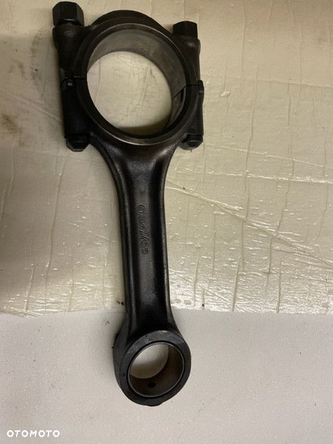 Sisu 420 korbowód H47459 - 1