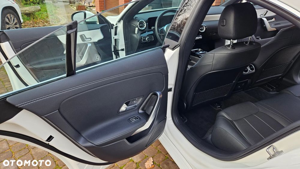 Mercedes-Benz CLA - 31