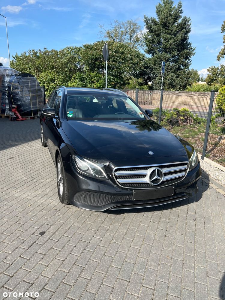 Mercedes-Benz Klasa E 200 9G-TRONIC Exclusive - 2