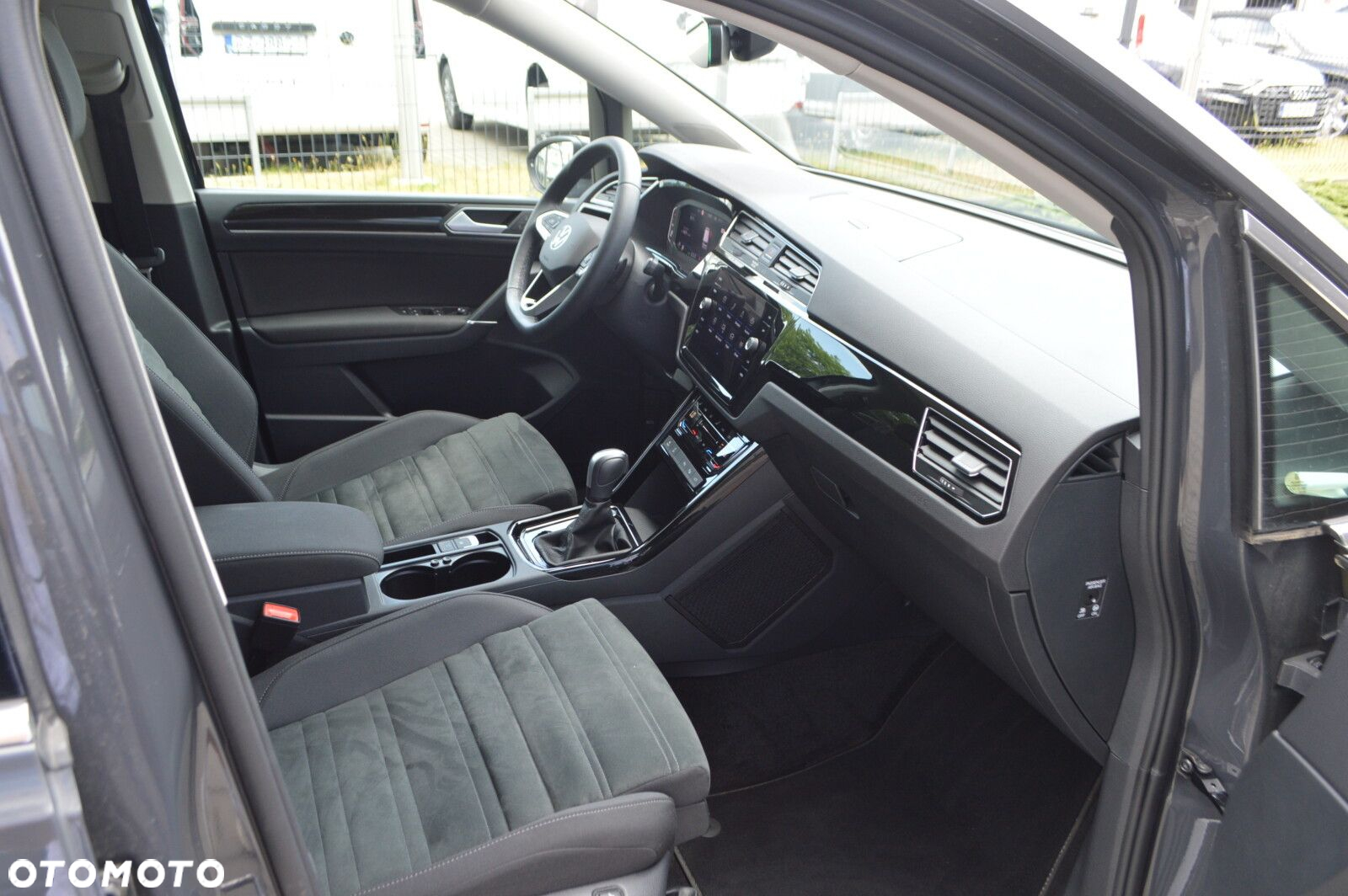 Volkswagen Touran 2.0 TDI BMT Highline DSG - 22