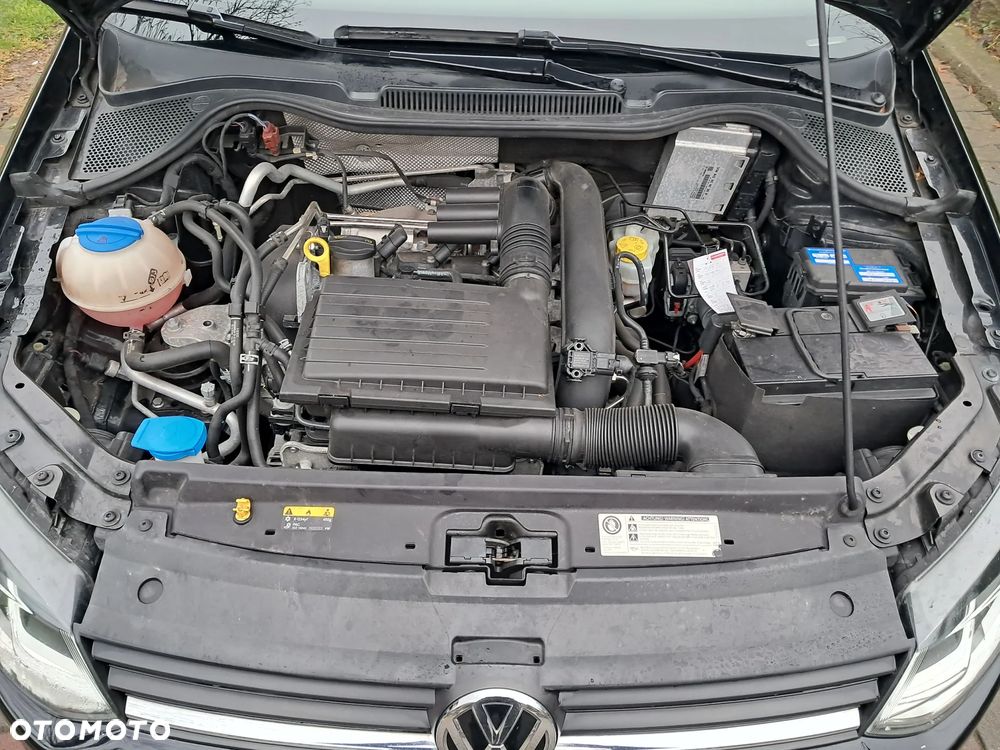 Volkswagen Polo 1.2 TSI Blue Motion Technology beats - 16
