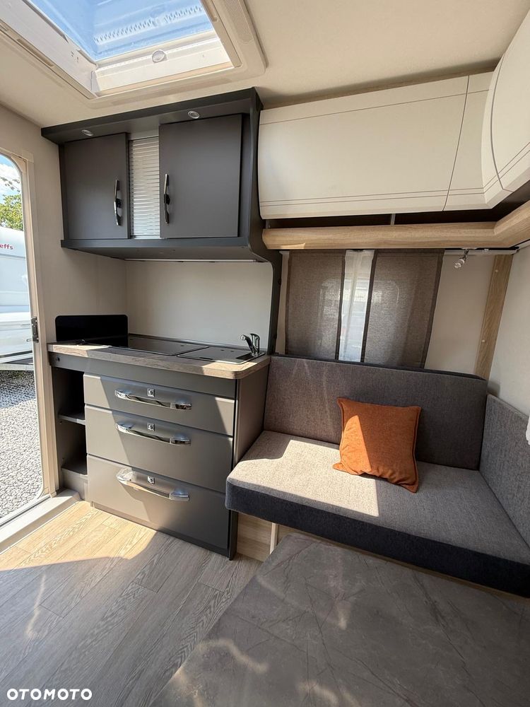 Hobby De Luxe 400 SFE - 14