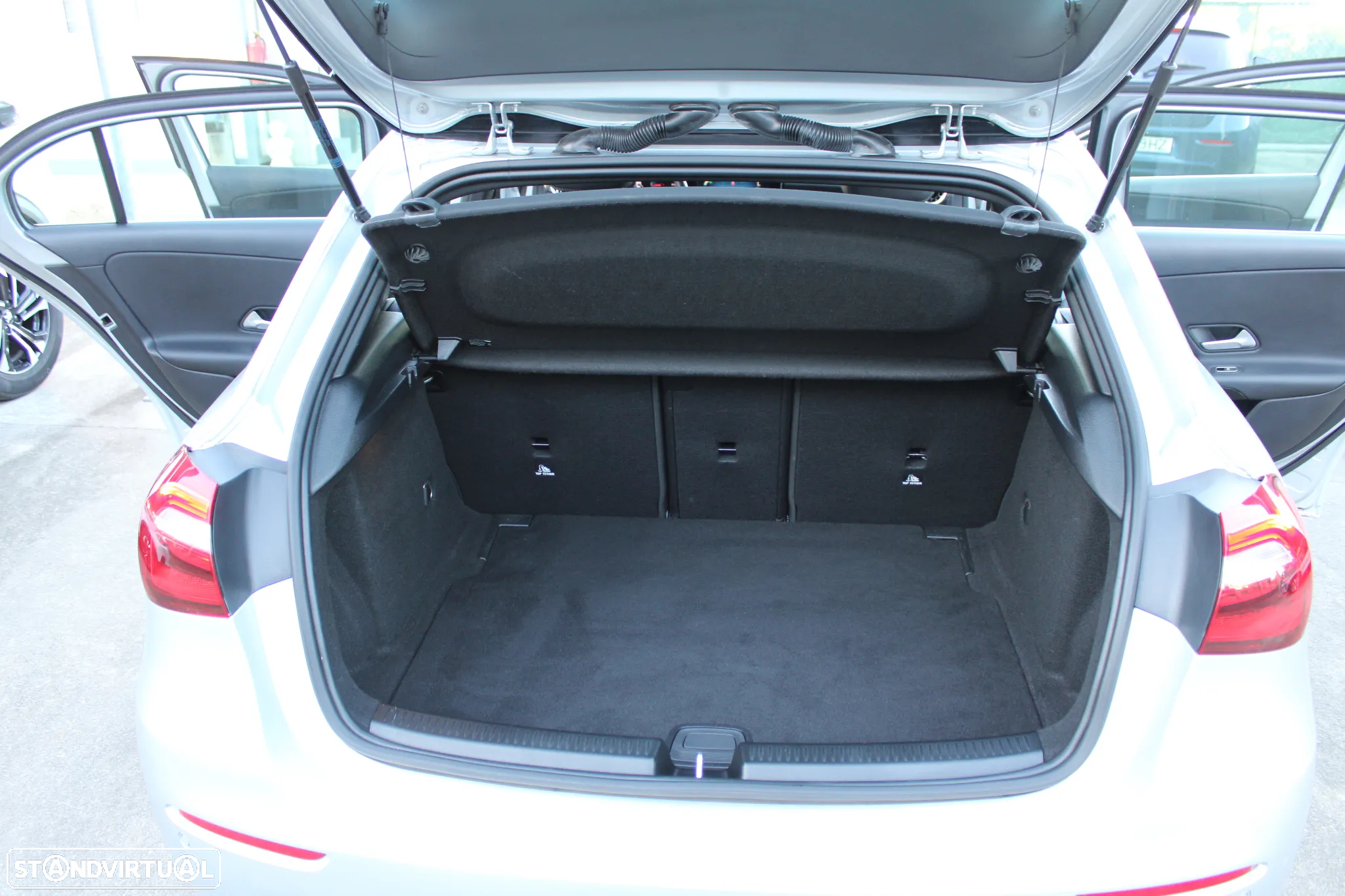 Mercedes-Benz A 180 d Style Plus Aut. - 51