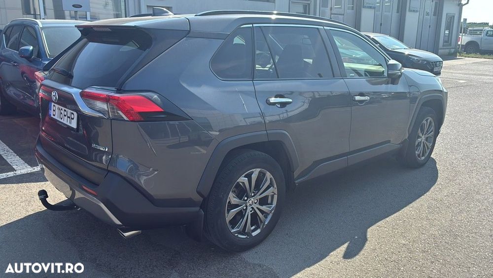 Toyota RAV4 - 8