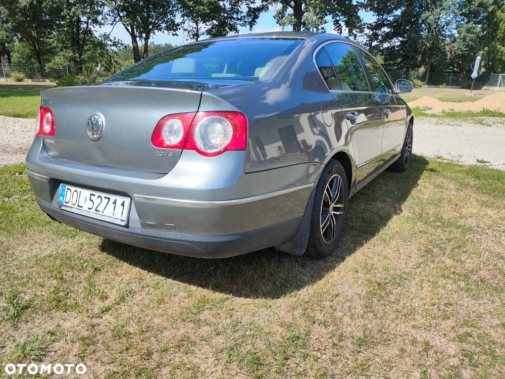 Volkswagen Passat 2.0 FSI Comfortline - 7
