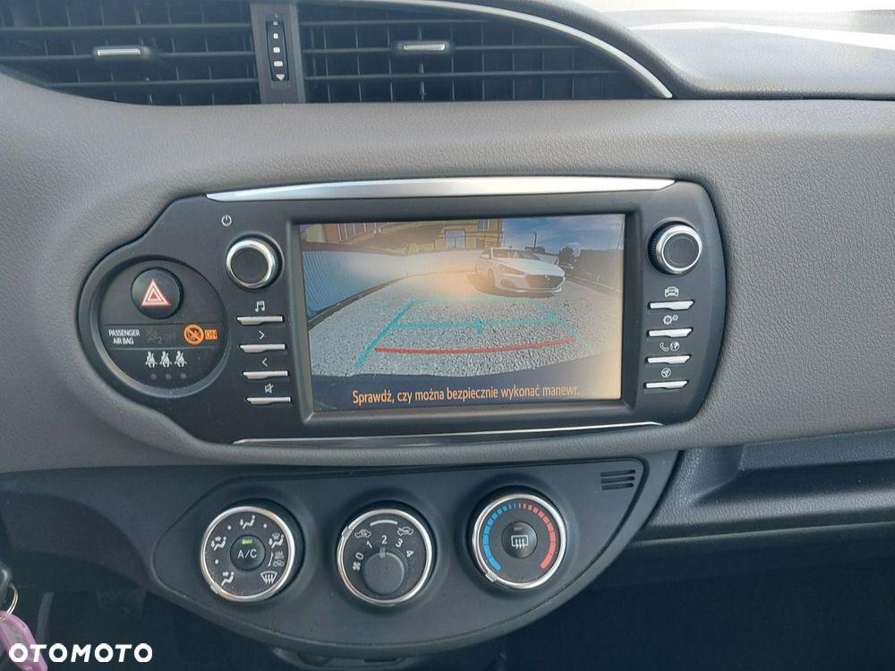Toyota Yaris 1.5 Premium - 21