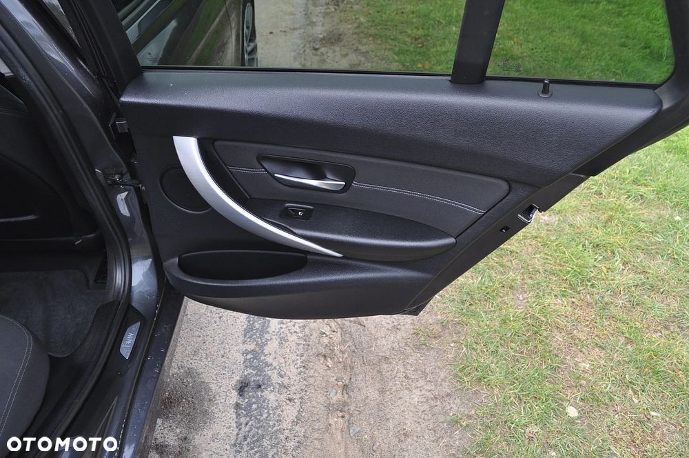 BMW Seria 3 318d Sport Line - 20
