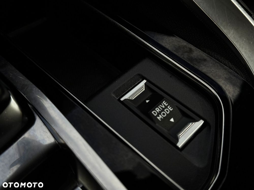 Peugeot 3008 1.6 PureTech HYbrid Allure S&S EAT8 - 20