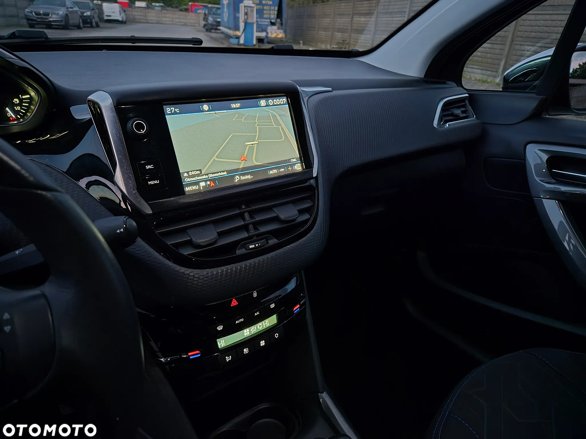 Peugeot 2008 - 13