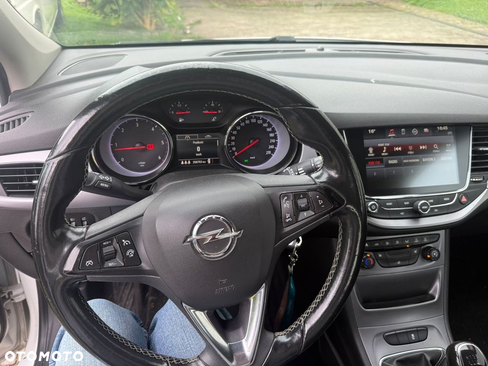 Opel Astra 1.6 CDTI Essentia - 3