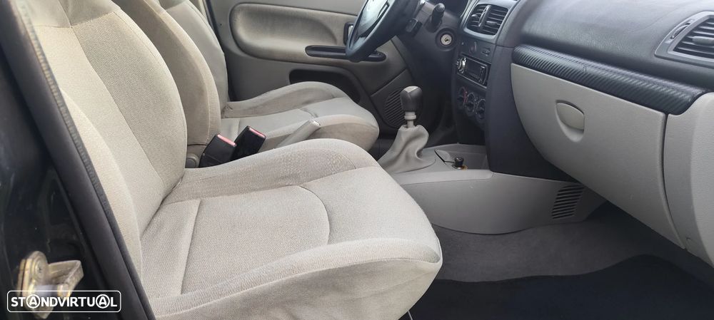 Renault Clio 1.2 16V Privilège - 15