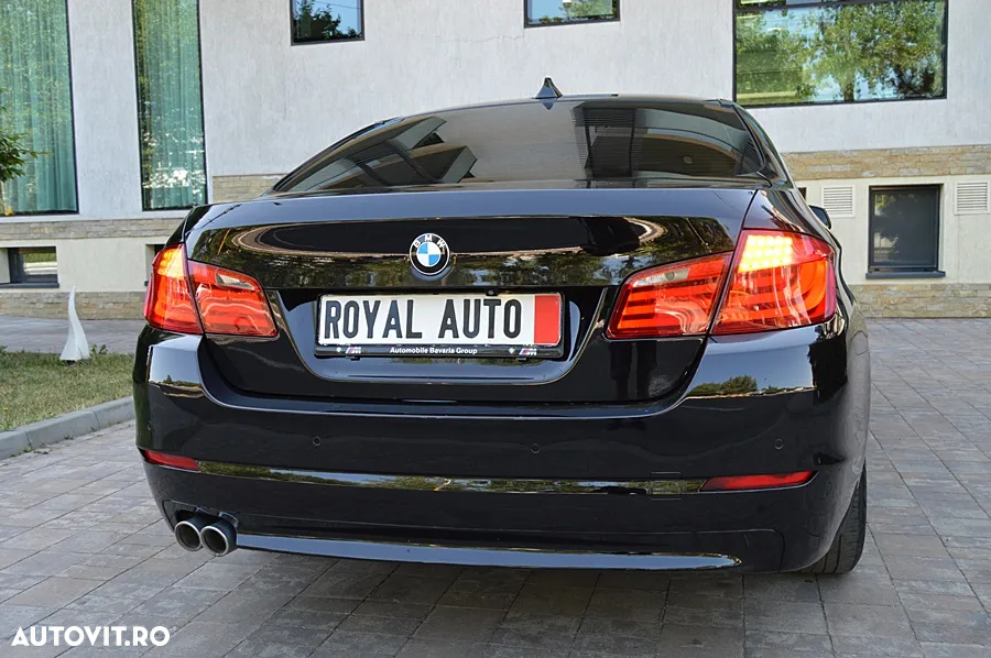 BMW Seria 5 520d Aut. - 13