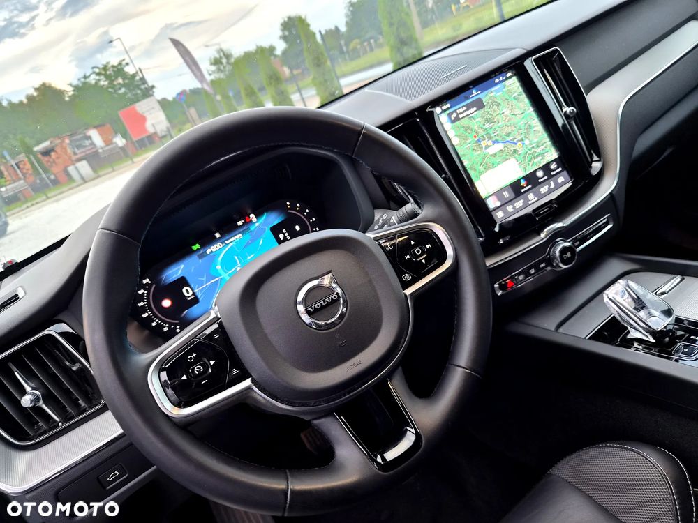 Volvo XC 60 B4 D AWD Plus Dark - 27