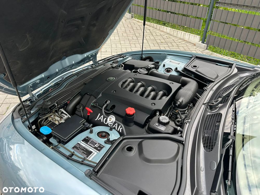 Jaguar XK8 - 21