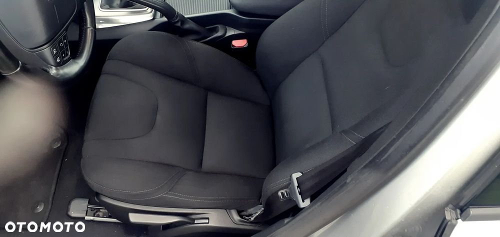 Volvo V40 Cross Country D2 Momentum - 20