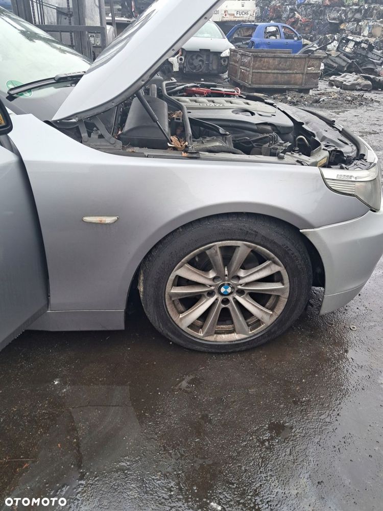 BMW 5 E60 E61 Błotnik prawy przód A08/7 SILBERGRAU METALLIC - 1