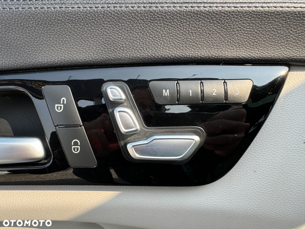 Mercedes-Benz CLS - 19