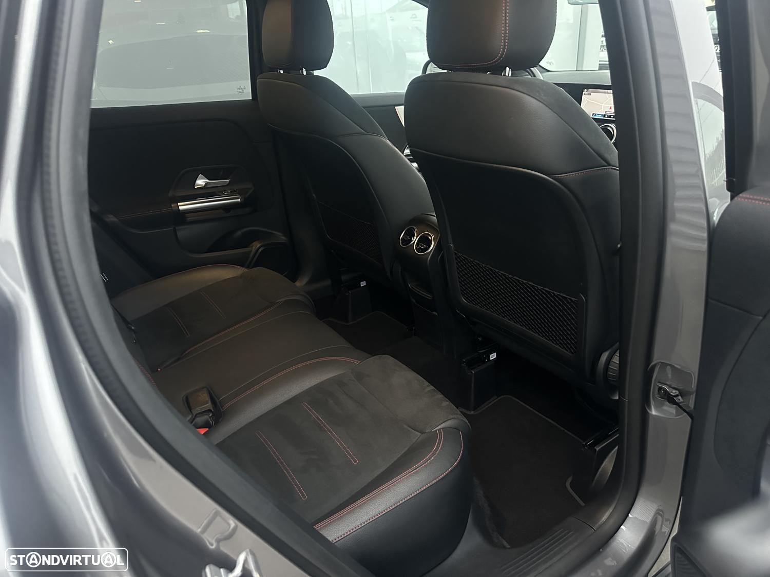 Mercedes-Benz GLA 180 d AMG Line - 19