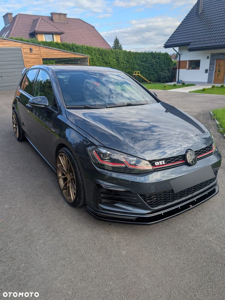 Volkswagen Golf - 9