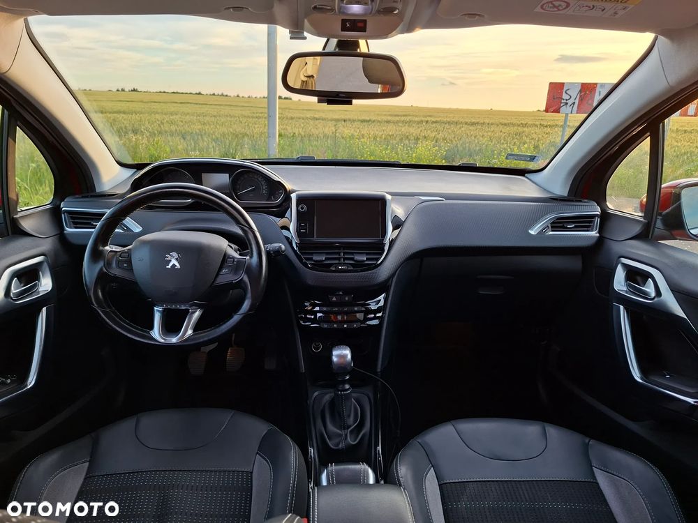 Peugeot 2008 BlueHDi FAP 120 STOP & START Allure - 9
