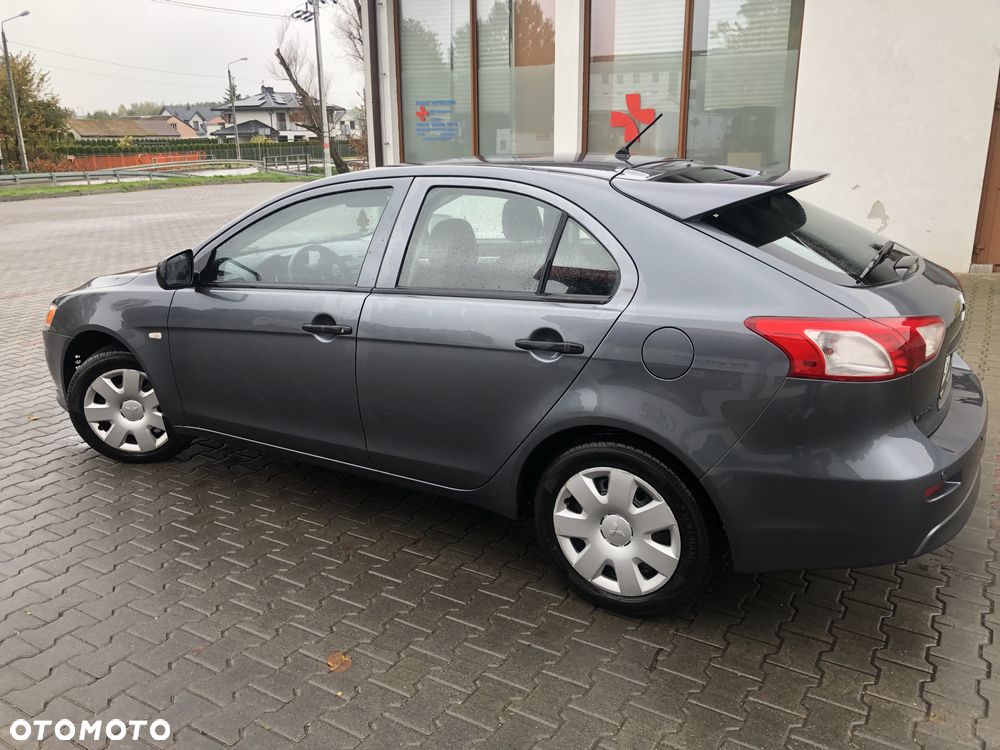 Mitsubishi Lancer 1.8 Invite - 5
