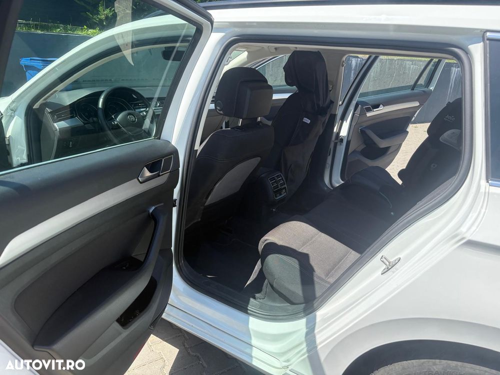 Volkswagen Passat 2.0 TDI (BlueMotion Technology) Comfortline - 24