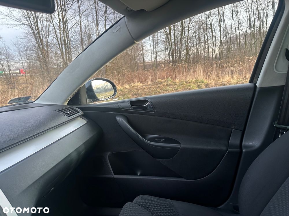 Volkswagen Passat 2.0 TDI Highline - 14