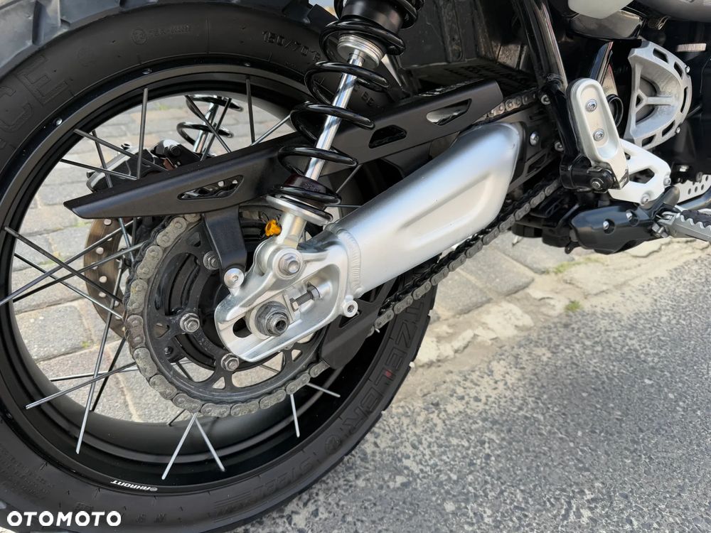 Triumph Scrambler - 32