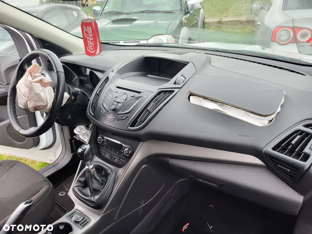 Ford Kuga - 10