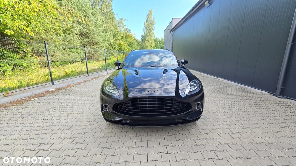 Aston Martin DBX - 2