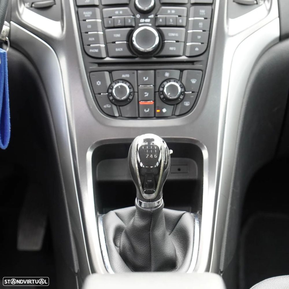 Opel Astra Caravan - 16