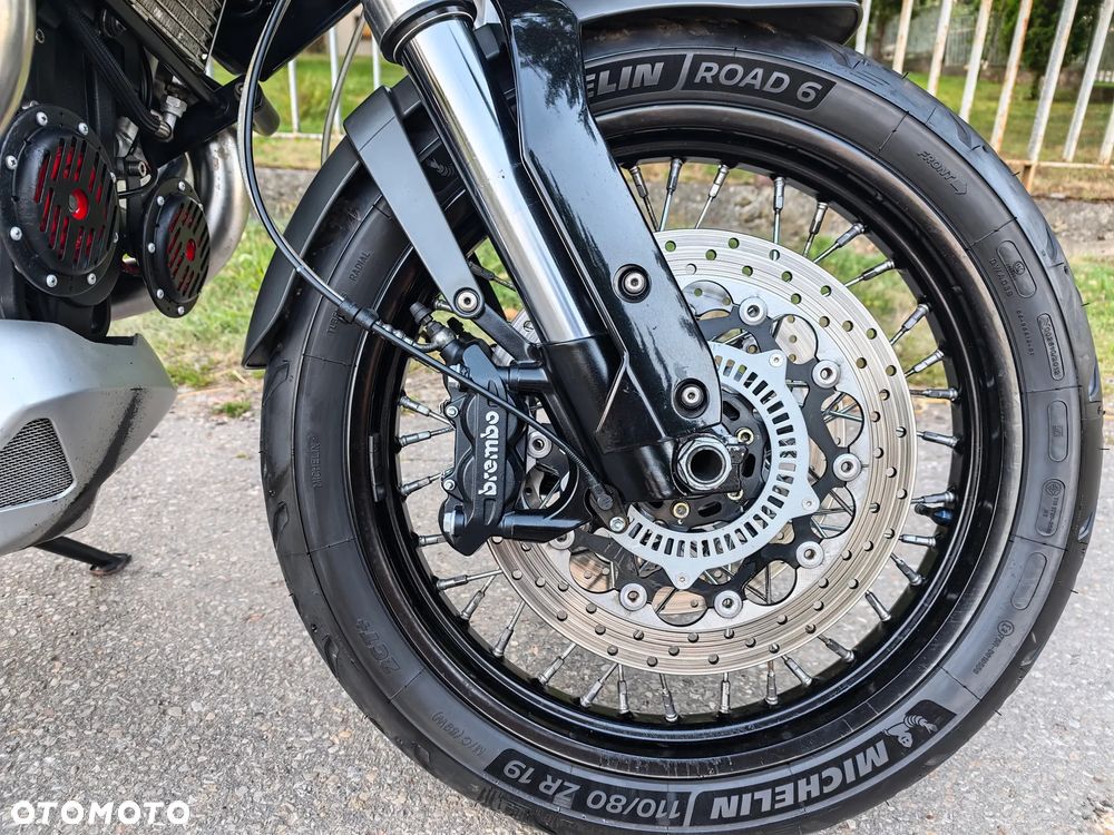 Moto Guzzi Stelvio - 16