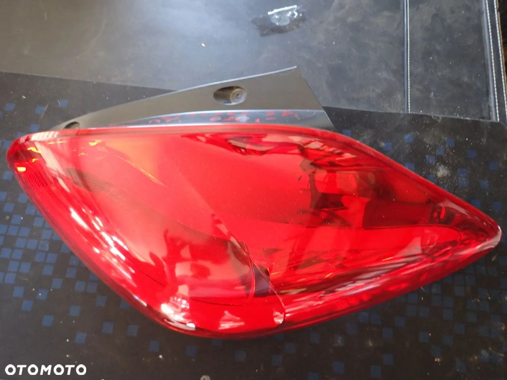 KIA CEED WERSJA 3 DRZWIOWA ROK 2016 LAMPA PRAWA TYŁ - 2