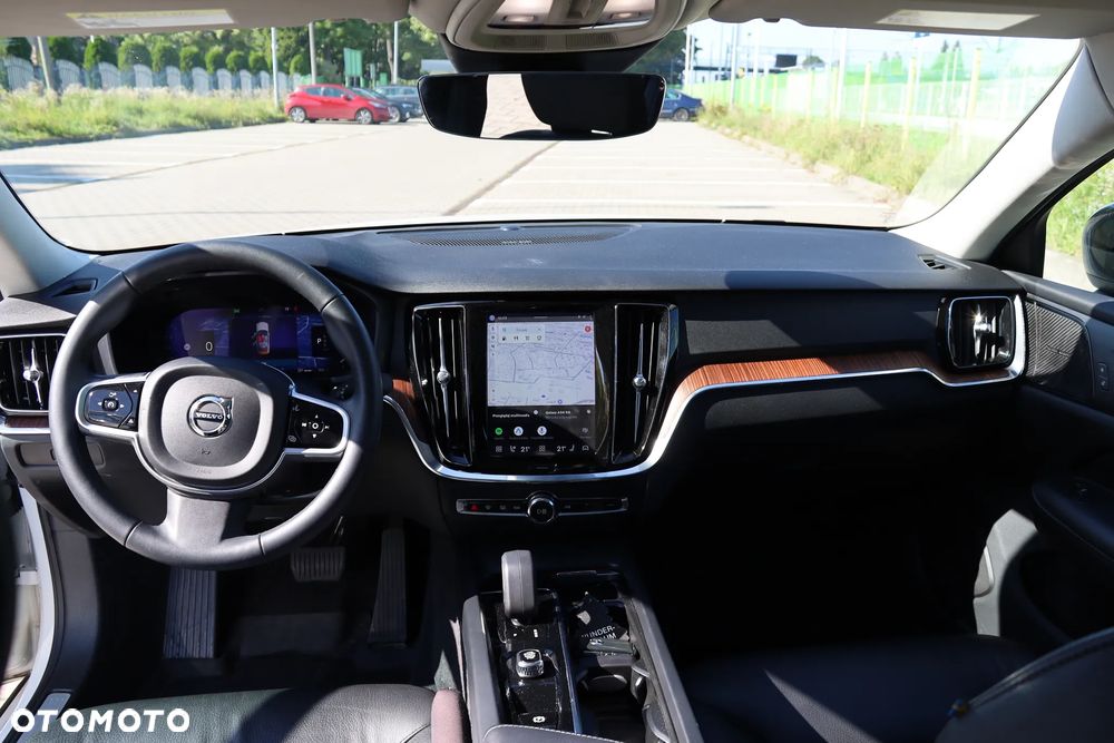 Volvo S60 B5 B AWD Plus Dark - 19