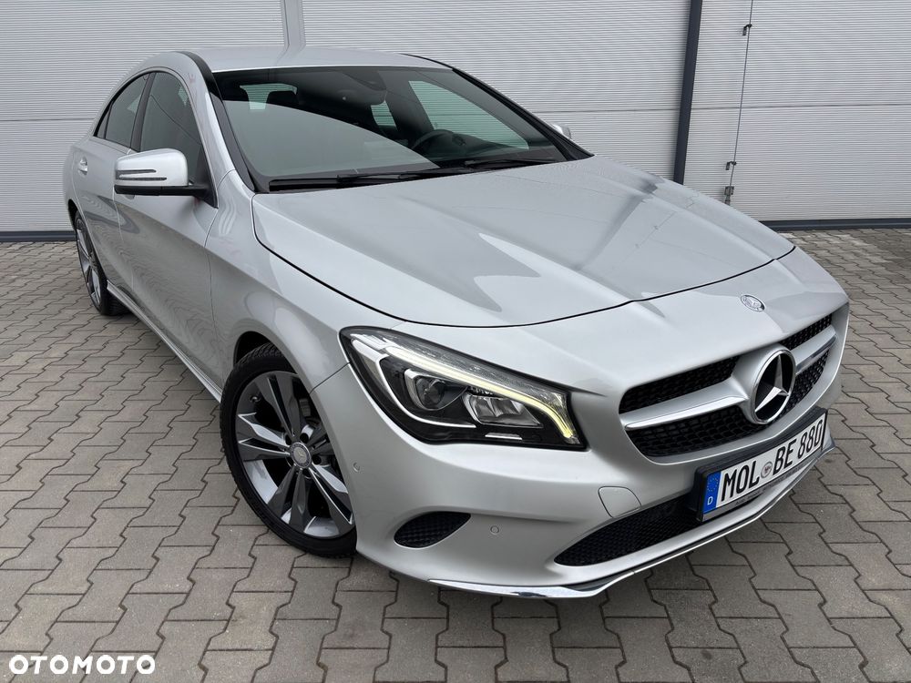 Mercedes-Benz CLA 180 7G-DCT Urban - 5