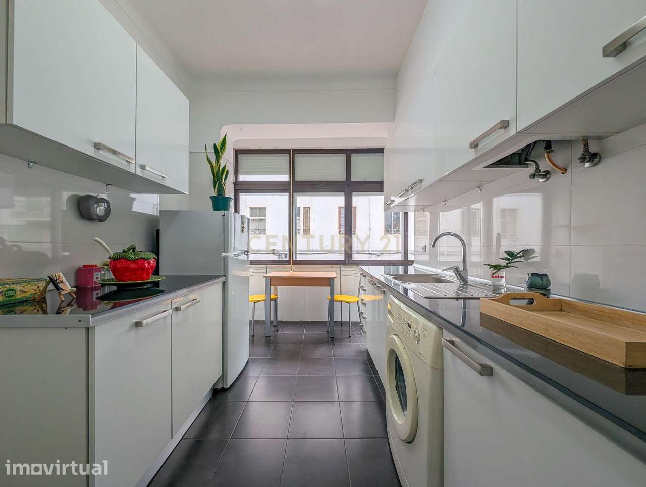 Apartamento T1  1ª andar - Grande imagem: 2/22