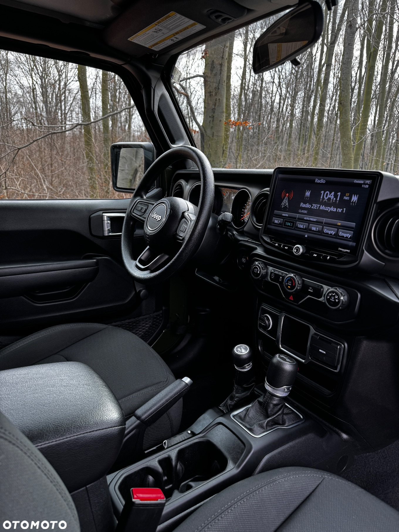 Jeep Wrangler - 10