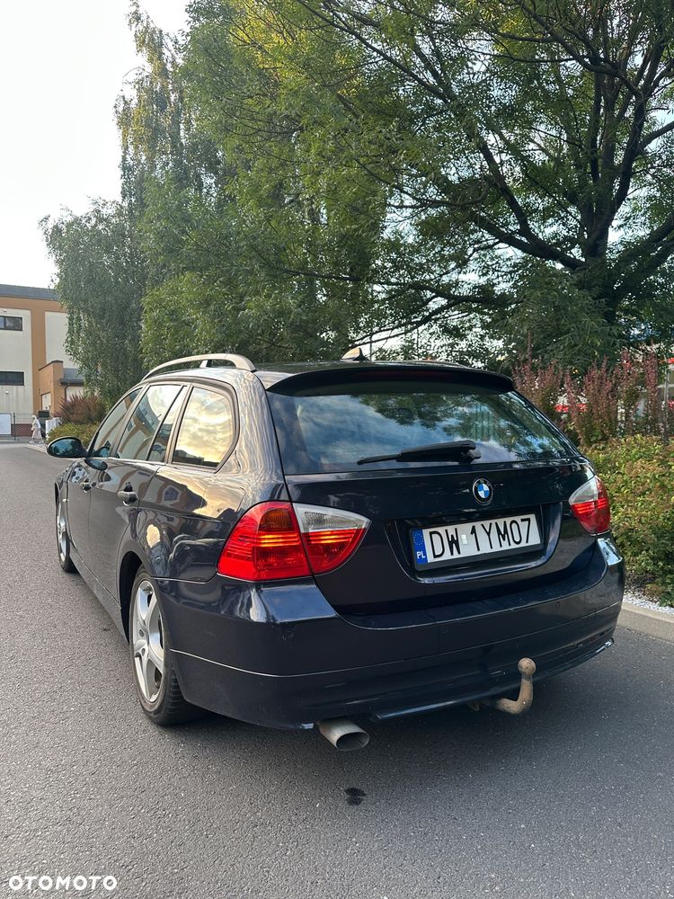 BMW Seria 3 320d - 24